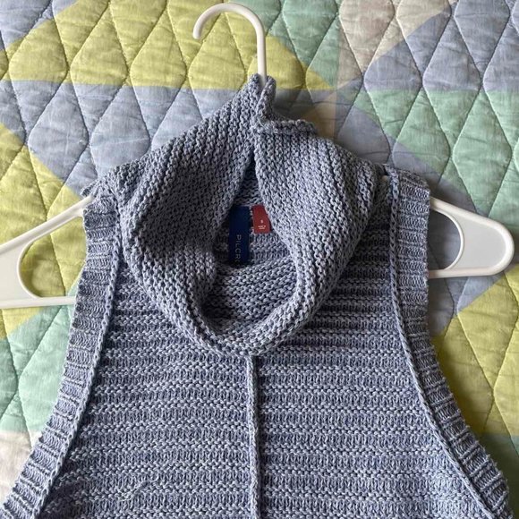 NEW WITHOUT TAG. PILCRO TURTLENECK SWEATER VEST NEW. Size S - Picture 3 of 3